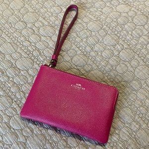 ‼️CLEARANCE‼️ COACH Wristlet EUC